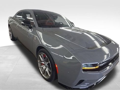 Used 2025 Dodge Charger Daytona Scat Pack w/ Track Pack AWD/4WD image 4
