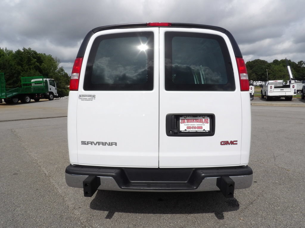 Used 2025 GMC Savana 2500 w/ Driver Convenience Package RWD image 6