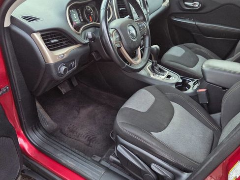 Used 2016 Jeep Cherokee Sport w/ Cold Weather Group image 18