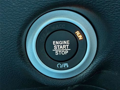 New 2026 Chrysler Voyager LX image 30