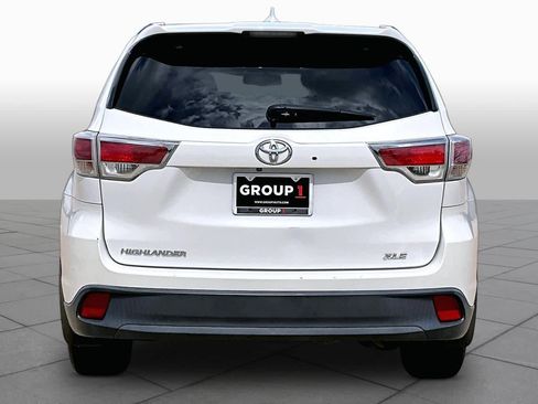 Used 2015 Toyota Highlander XLE FWD image 5