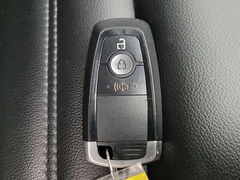 Used 2023 Ford Edge SEL image 32