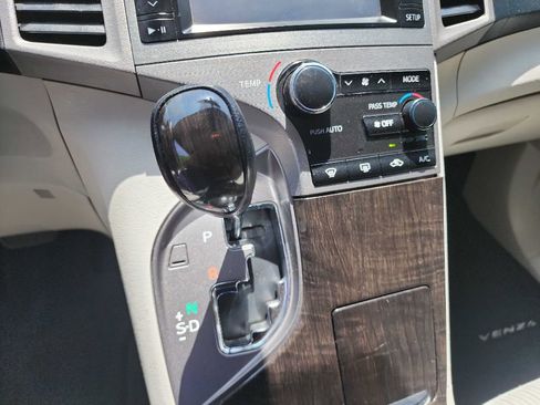 Used 2014 Toyota Venza LE AWD/4WD image 24