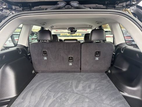 Used 2023 Jeep Grand Cherokee Limited image 21