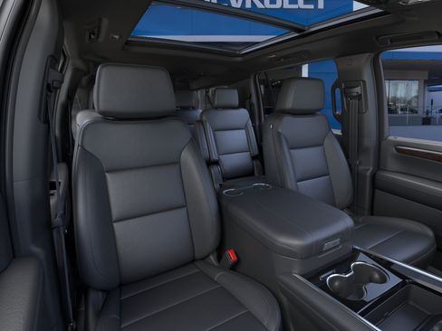 New 2026 Chevrolet Suburban LT w/ Comfort Package AWD/4WD image 42