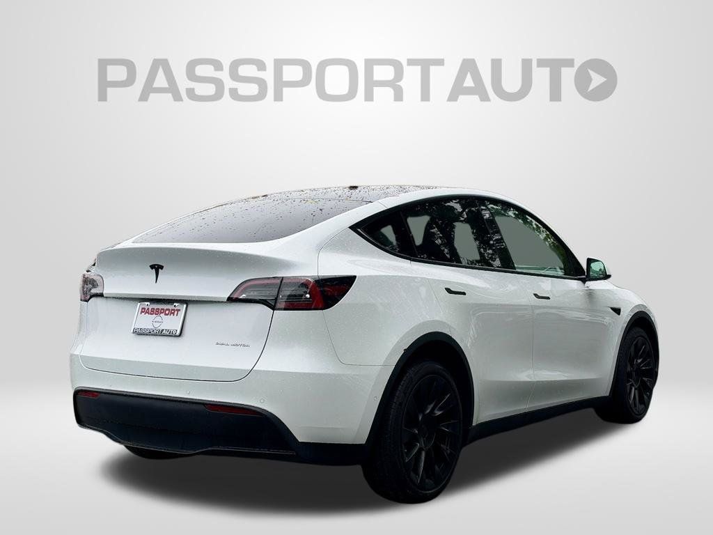 Used 2021 Tesla Model Y Long Range AWD/4WD image 7
