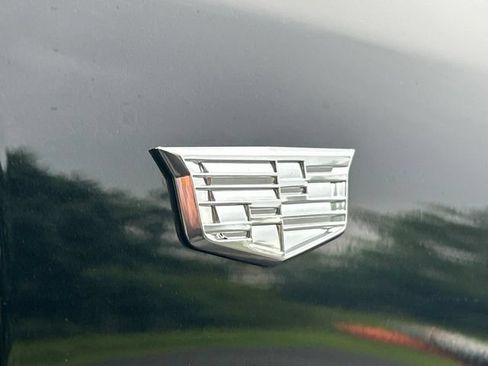Used 2024 Cadillac XT4 Luxury w/ Cold Weather Package AWD/4WD image 19