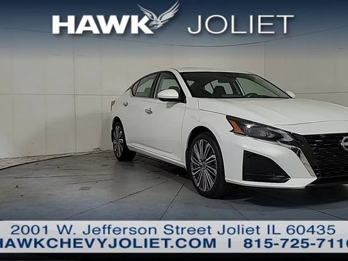 Used 2025 Nissan Altima 2.5 SL AWD/4WD image 8