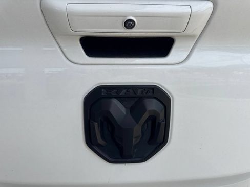 Used 2020 RAM 1500 Big Horn AWD/4WD image 11