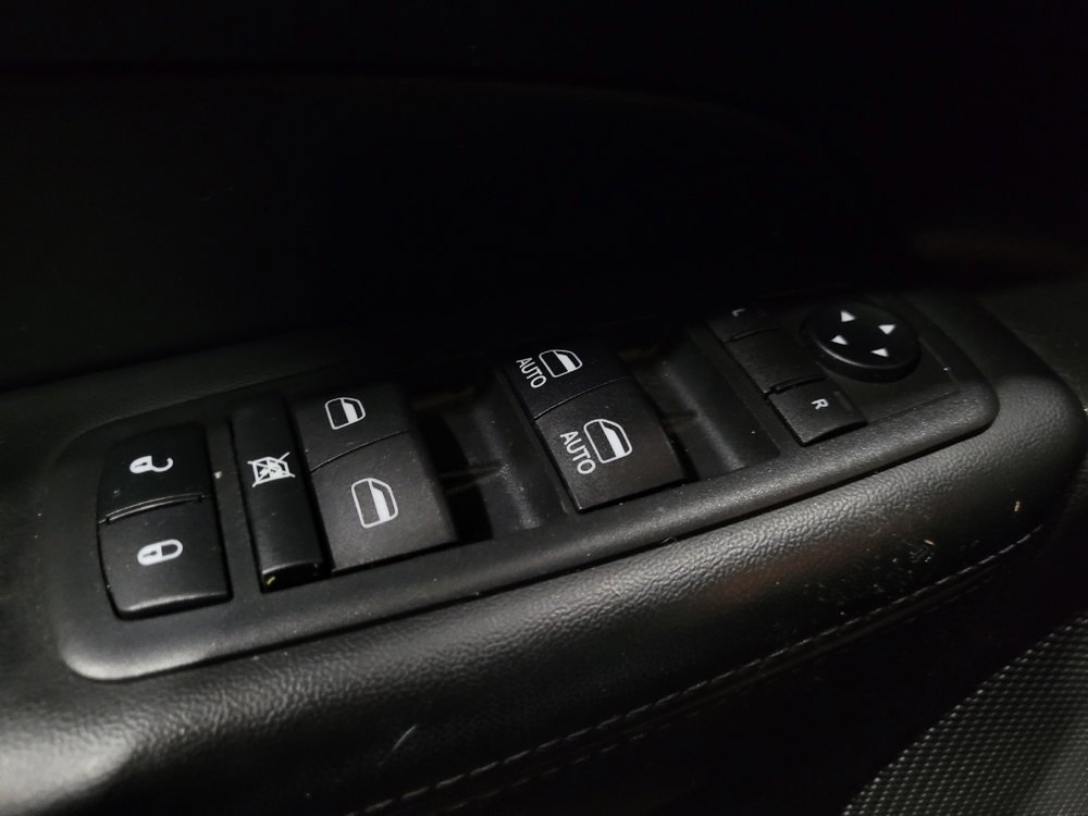 Used 2018 Jeep Grand Cherokee Altitude AWD/4WD image 27