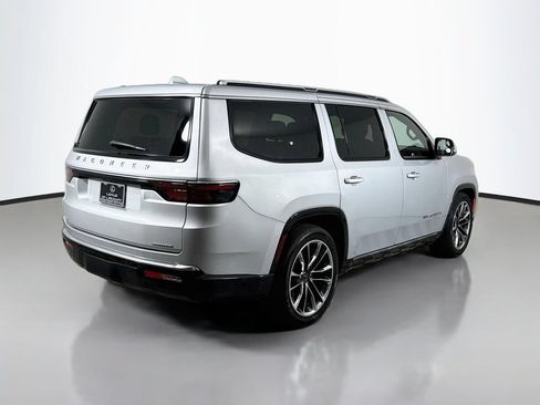 Used 2022 Jeep Wagoneer Series III w/ Premium Group I AWD/4WD image 5