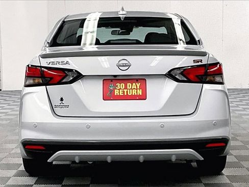 New 2025 Nissan Versa SR w/ Trunk Package image 4