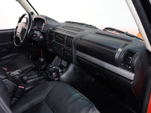 Used 2003 Land Rover Discovery S image 37