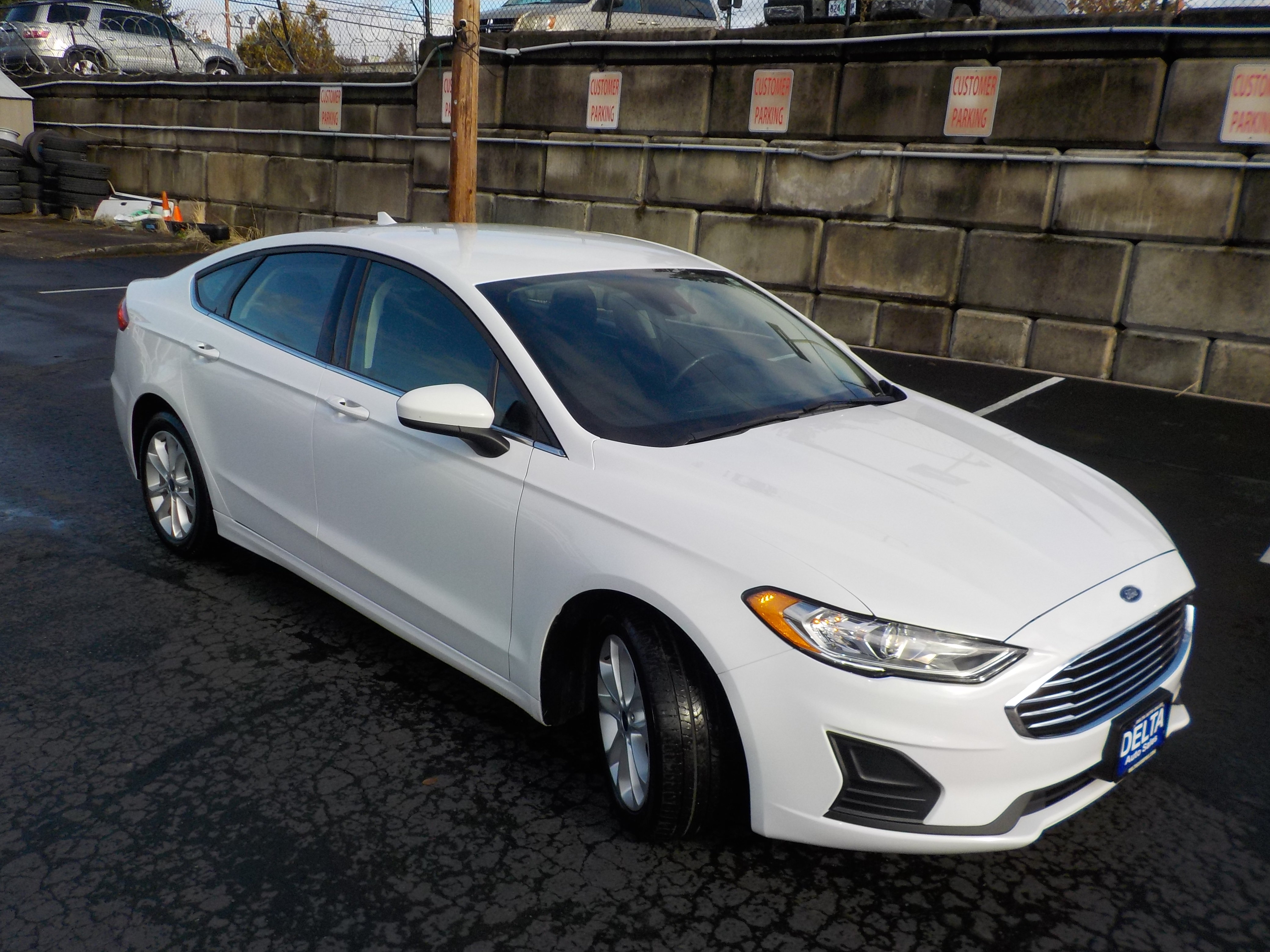 Used 2020 Ford Fusion SE FWD image 5
