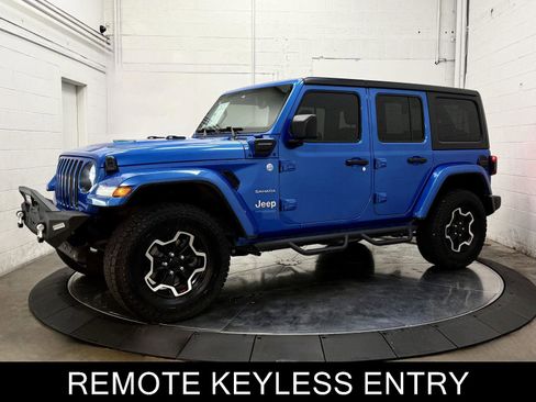 Used 2022 Jeep Wrangler Unlimited Sahara w/ Cold Weather Group AWD/4WD image 4
