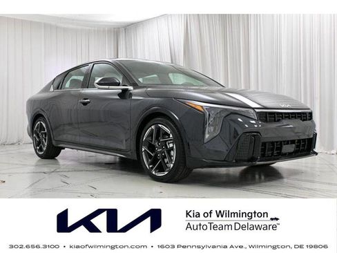 New 2025 Kia K4 GT-Line image 1