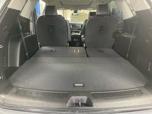 Used 2020 Buick Enclave Avenir w/ Avenir Technology Package image 17