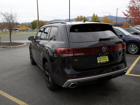 New 2026 Volkswagen Atlas Peak Edition image 7
