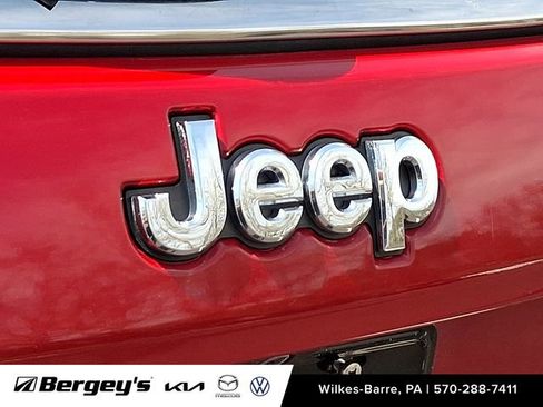 Used 2018 Jeep Compass Limited AWD/4WD image 12