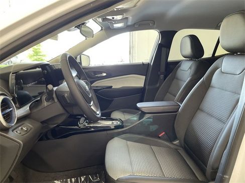 New 2025 Chevrolet Trax LT w/ Driver Confidence Package image 19