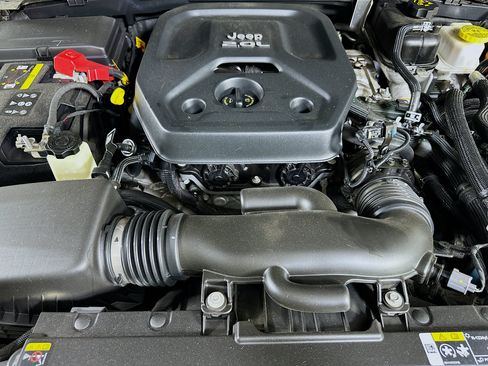Used 2022 Jeep Wrangler Unlimited Sahara w/ Safety Group AWD/4WD image 31