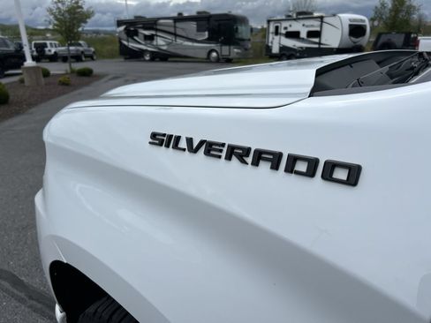 Used 2022 Chevrolet Silverado 1500 RST w/ LPO, Dark Essentials Package AWD/4WD image 11