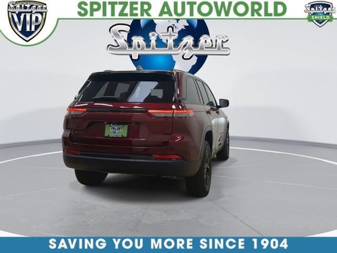 Used 2025 Jeep Grand Cherokee Altitude image 10