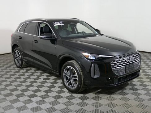 Certified 2025 Audi Q5 2.0T Premium Plus w/ Premium Plus image 1