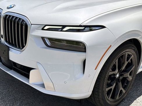 Used 2023 BMW X7 xDrive40i w/ Premium Package AWD/4WD image 9