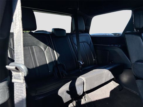 Used 2020 Ford Expedition Limited image 31