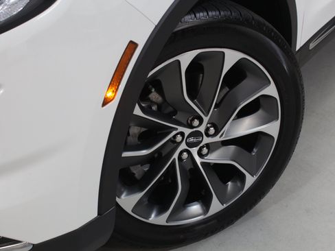 Used 2023 Lincoln Nautilus Reserve FWD image 21