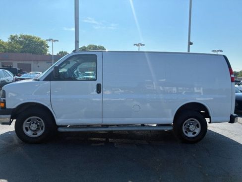 Used 2023 Chevrolet Express 2500 w/ Driver Convenience Package RWD image 8