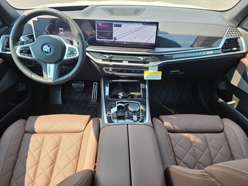 New 2026 BMW X5 xDrive50e w/ M Sport Package AWD/4WD image 9