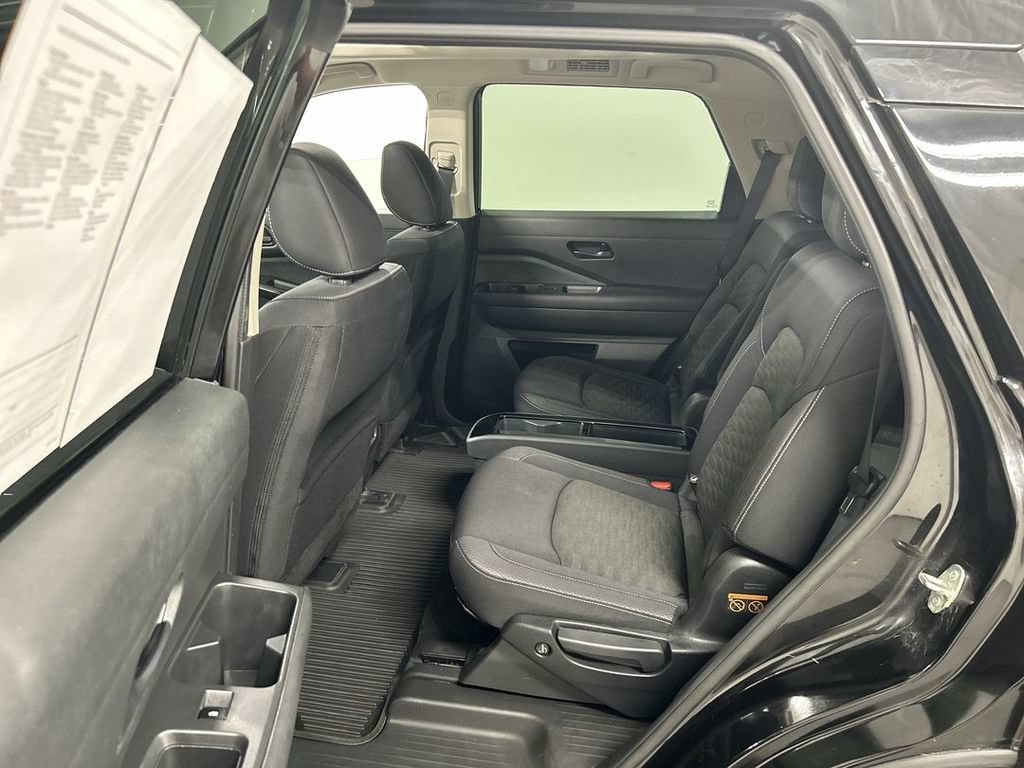 Used 2023 Nissan Pathfinder SV w/ SV Premium Package AWD/4WD image 20