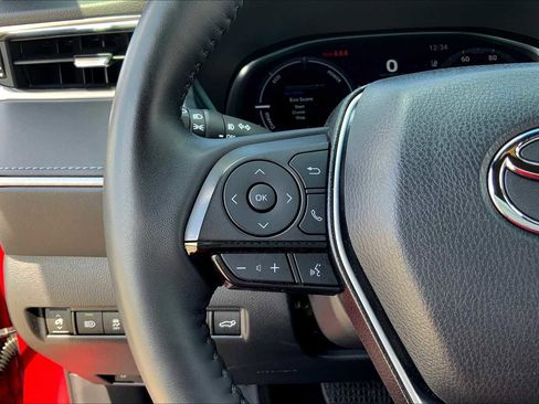 Used 2024 Toyota Venza Limited image 22