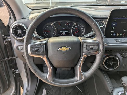 Used 2024 Chevrolet Blazer LT w/ Convenience Package FWD image 13