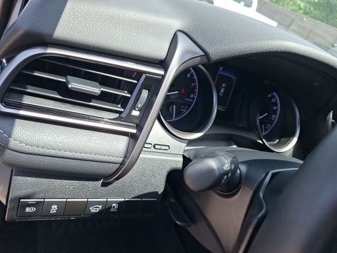 Used 2023 Toyota Camry SE FWD image 18