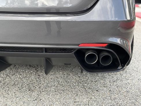 Used 2017 Alfa Romeo Giulia Quadrifoglio image 32