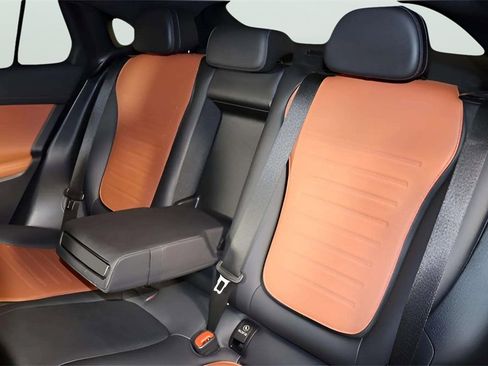 Used 2024 Mercedes-Benz GLC 300 4MATIC image 52