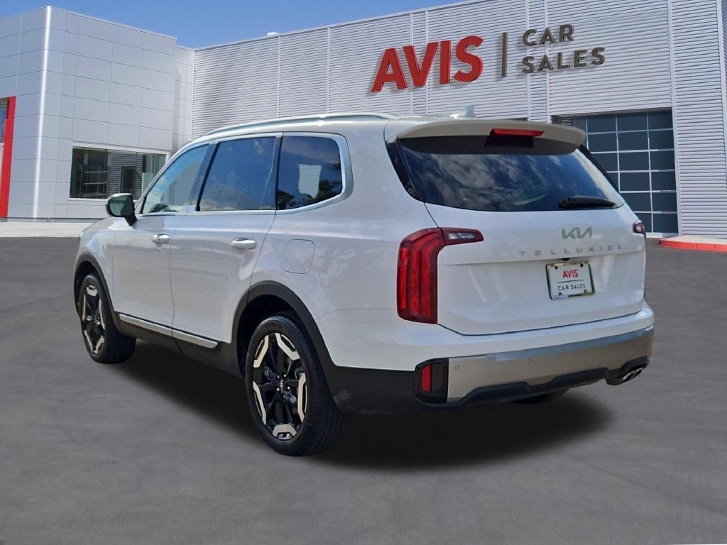Used 2025 Kia Telluride S FWD image 9