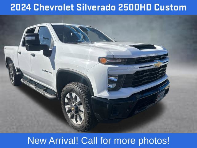 Used 2024 Chevrolet Silverado 2500 Custom w/ Custom Value Package AWD/4WD image 2