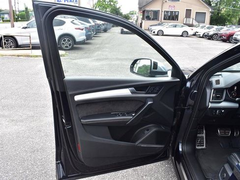 Used 2018 Audi SQ5 Prestige w/ Prestige Package image 29