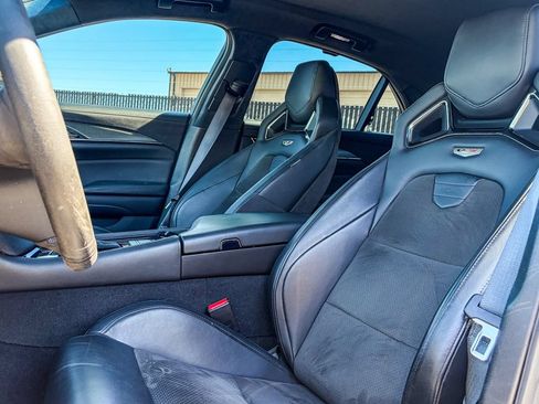Used 2019 Cadillac CTS V w/ Luxury Package RWD image 8