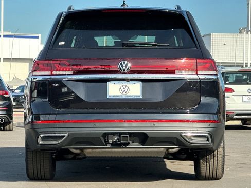 New 2026 Volkswagen Atlas SE FWD image 6