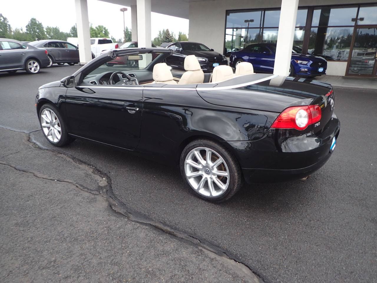 Used 2010 Volkswagen Eos Lux FWD image 11