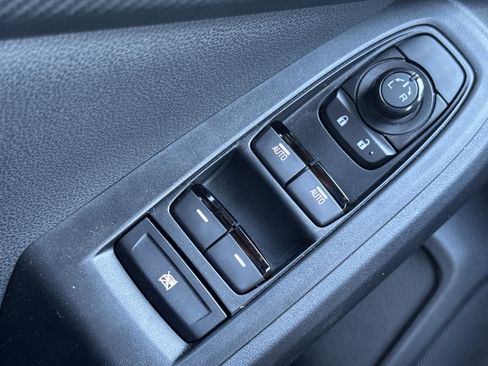 Certified 2025 Subaru Crosstrek 2.0i Premium image 22