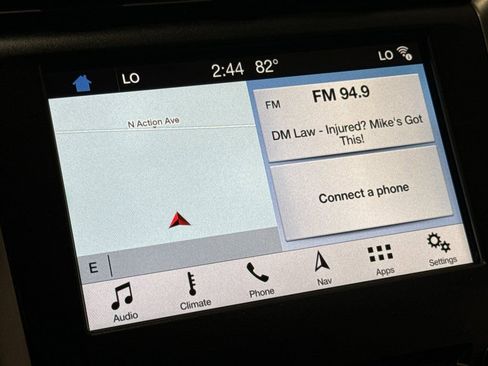 Used 2018 Ford Fusion SE w/ Fusion SE Technology Package image 3