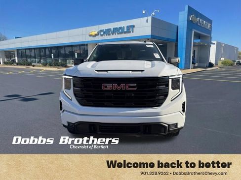 Used 2025 GMC Sierra 1500 Elevation AWD/4WD image 2