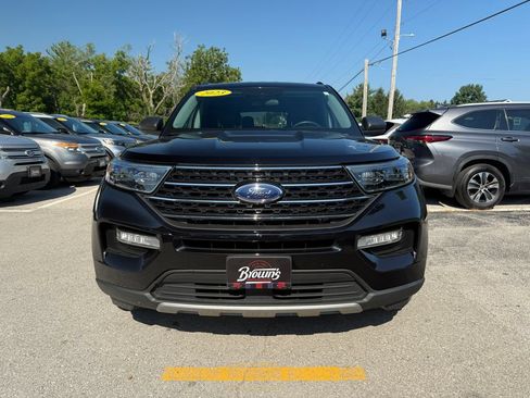 Used 2023 Ford Explorer XLT w/ Equipment Group 202A AWD/4WD image 2