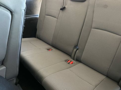 Used 2023 Toyota Highlander LE FWD image 16